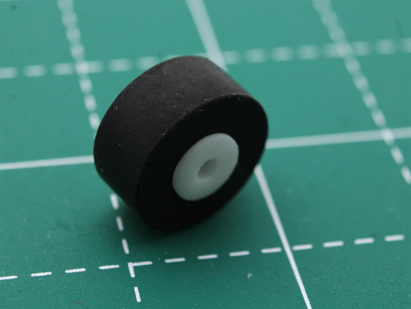 Rullo di pressione (pinch roller) per radioregistratore Aiwa CS-360