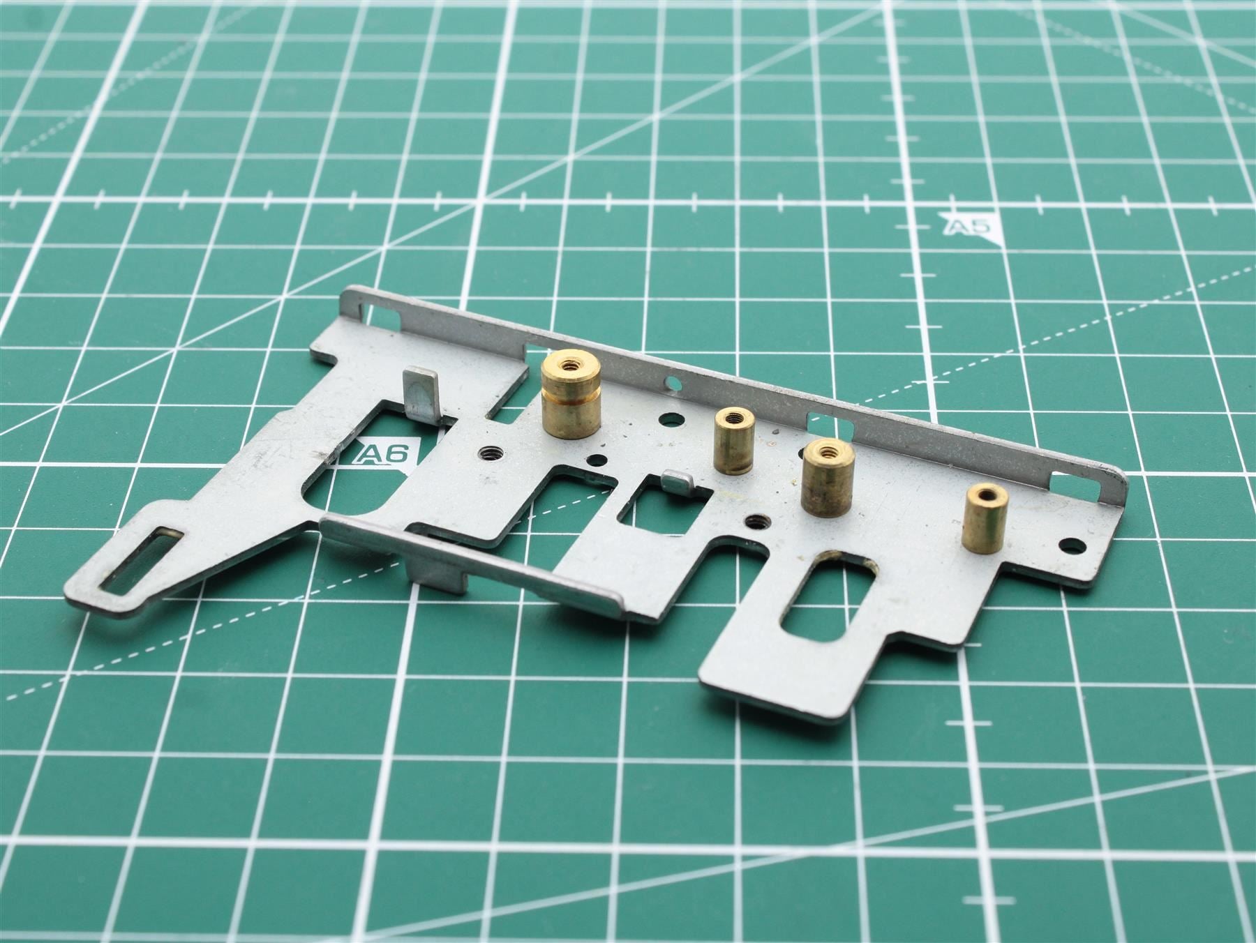 Bang & Olufsen Beocord 2000 29xx (Holder) Part Position: 22012