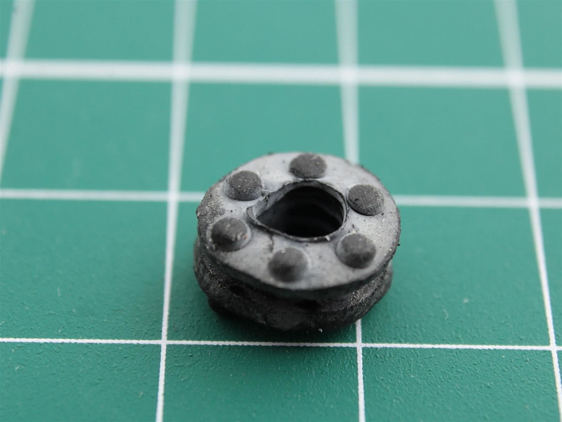 Bang & Olufsen Beocord 2000 29xx (Rubber bushing) Part Position: 22135