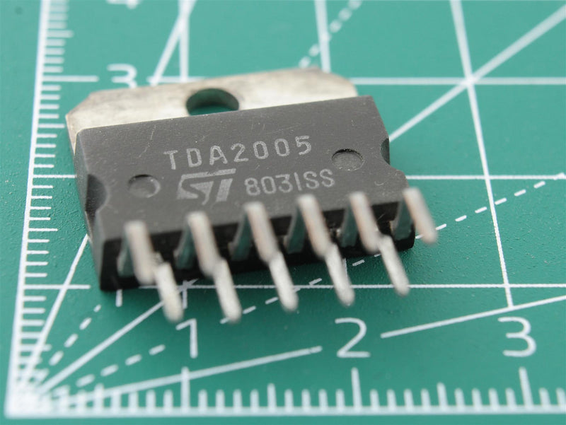 TDA2005 Integrated circuit