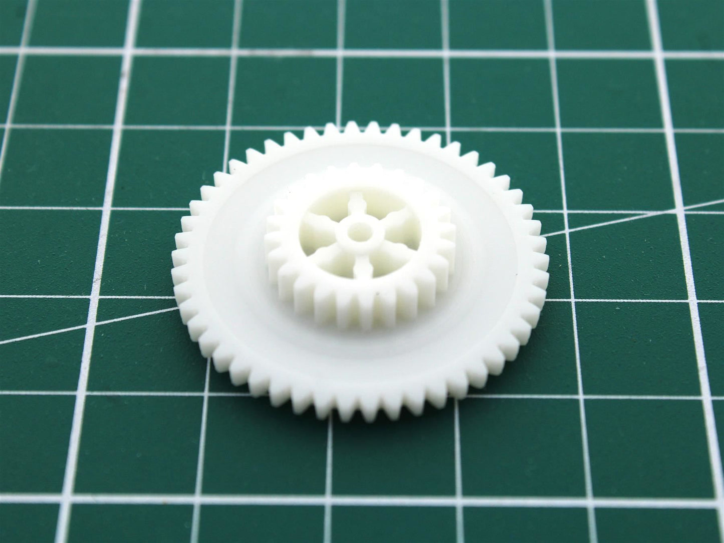 Ruota dentata per meccanismo apertura porta lettore CD Grundig UMS 12